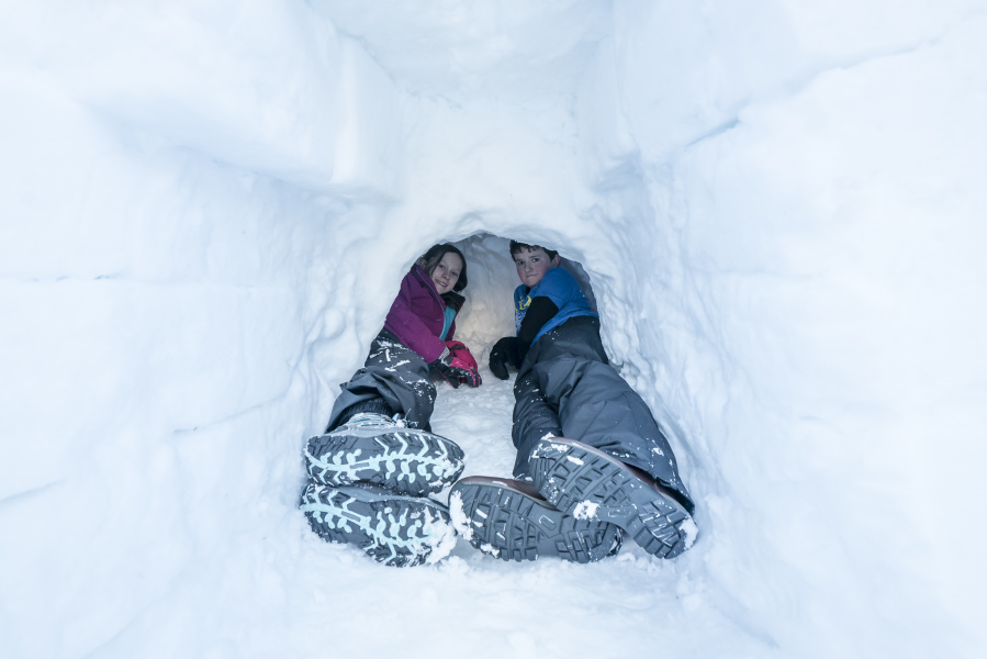 Guided Igloo Building 2
